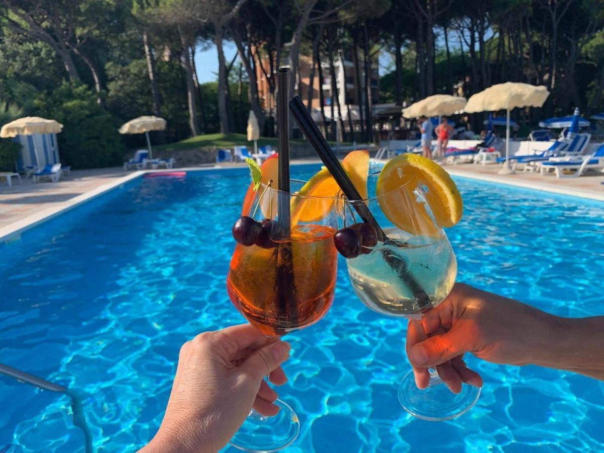 Hotel Beau Rivage Pineta Lido di Jesolo Exteriör bild