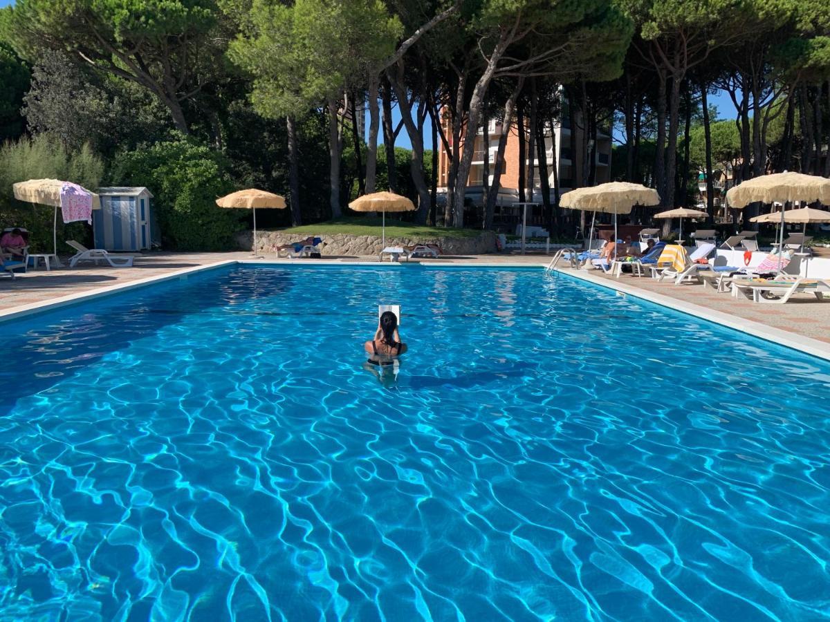 Hotel Beau Rivage Pineta Lido di Jesolo Exteriör bild