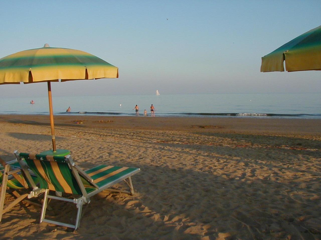 Hotel Beau Rivage Pineta Lido di Jesolo Exteriör bild