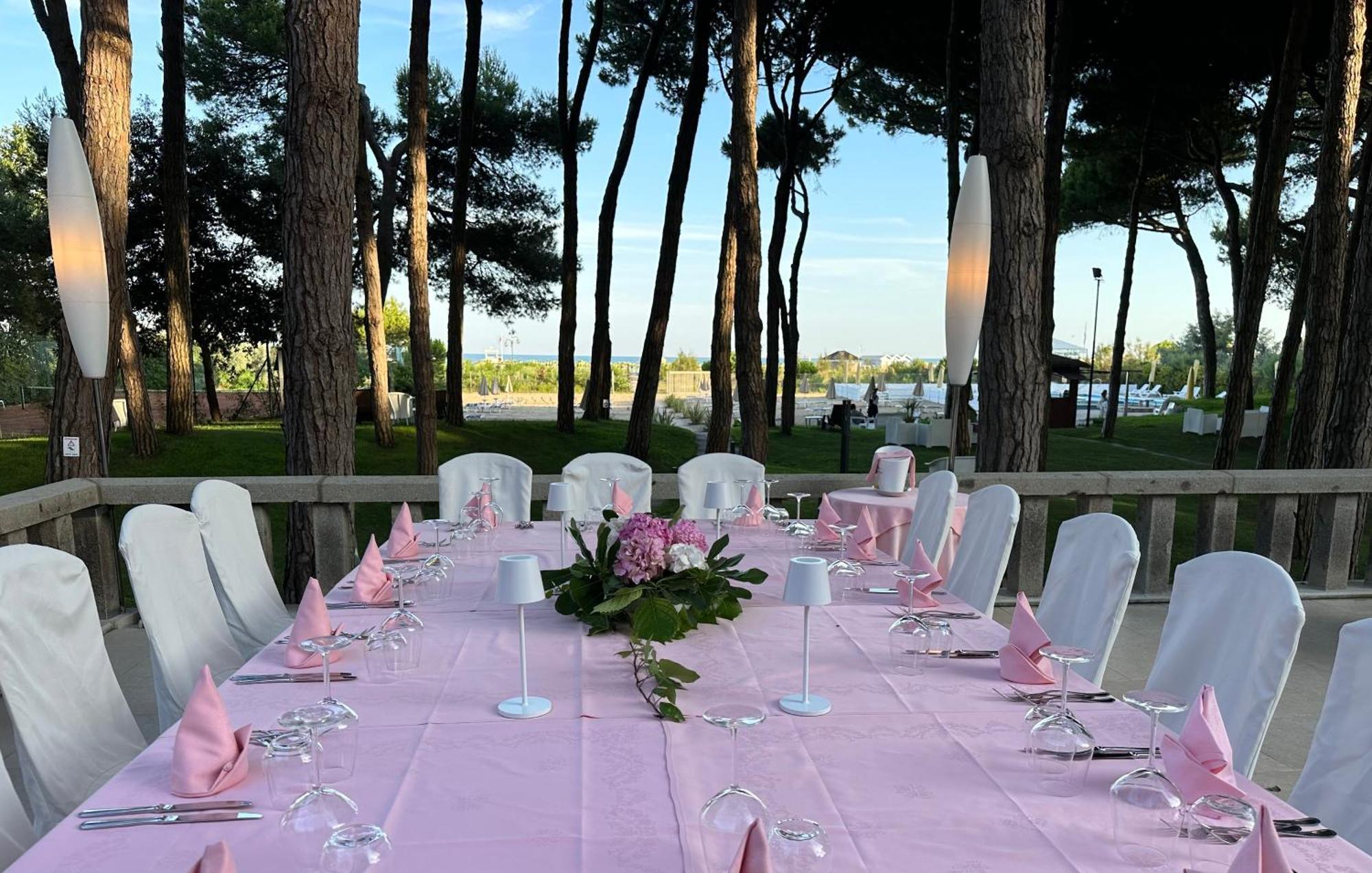Hotel Beau Rivage Pineta Lido di Jesolo Exteriör bild