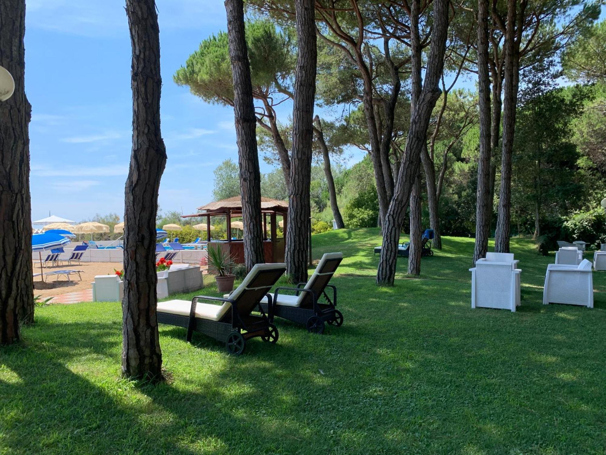 Hotel Beau Rivage Pineta Lido di Jesolo Exteriör bild