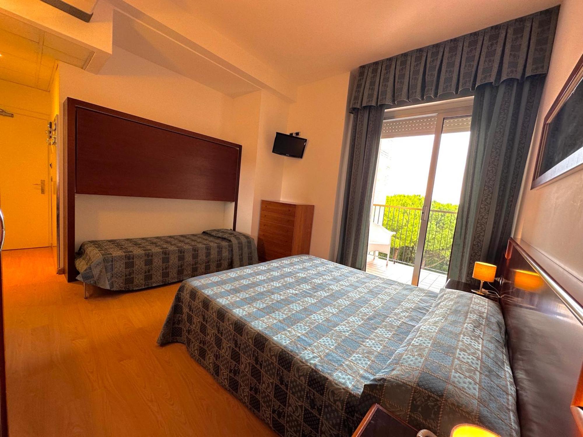 Hotel Beau Rivage Pineta Lido di Jesolo Exteriör bild
