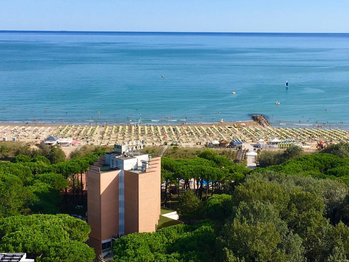 Hotel Beau Rivage Pineta Lido di Jesolo Exteriör bild