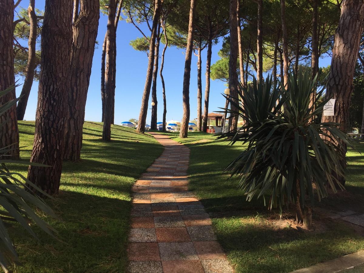 Hotel Beau Rivage Pineta Lido di Jesolo Exteriör bild
